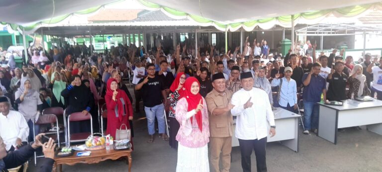 Acep-Gina Bersama Santri Attarbiyah Syukuran Pelantikan Prabowo-Gibran