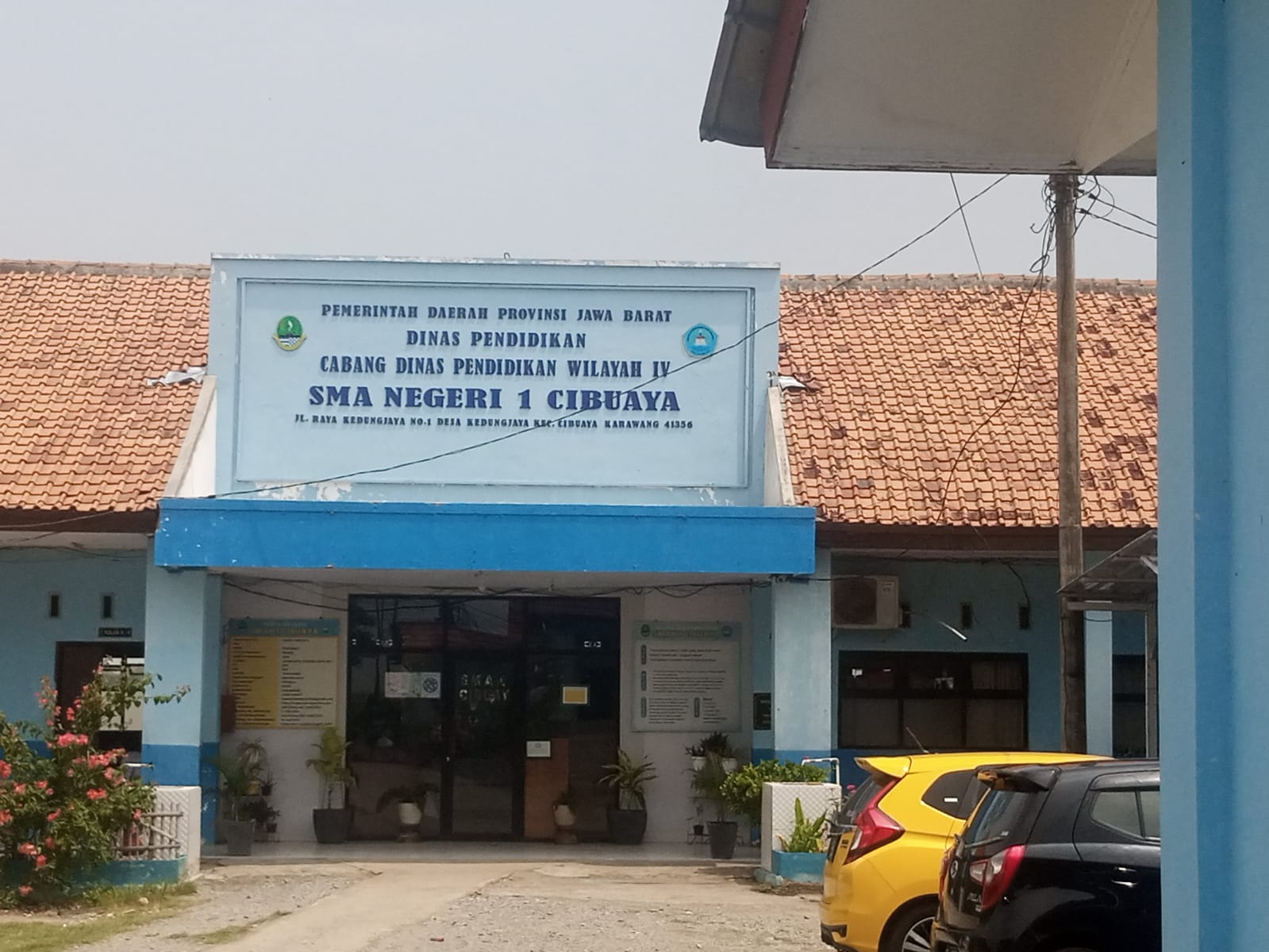 Halanggi wartawan. Seorang guru. SMAN 1 Cibuaya Usir Wartawan